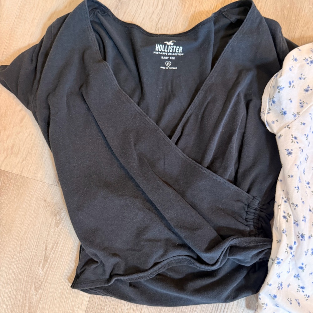 Hollister Women’s Crop Top - Black - Picture 2 of 2